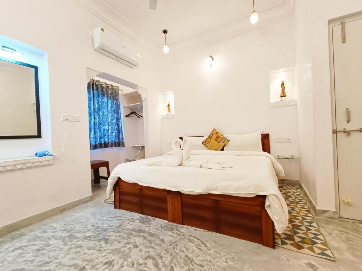 Prakash Ji'S Haveli -Luxurious Lakeside Retreat- Hotel อุเดเปอร์ ภายนอก รูปภาพ