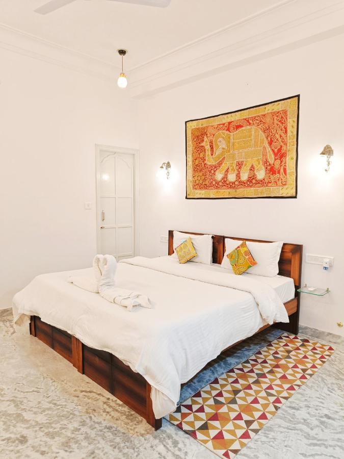 Prakash Ji'S Haveli -Luxurious Lakeside Retreat- Hotel อุเดเปอร์ ภายนอก รูปภาพ