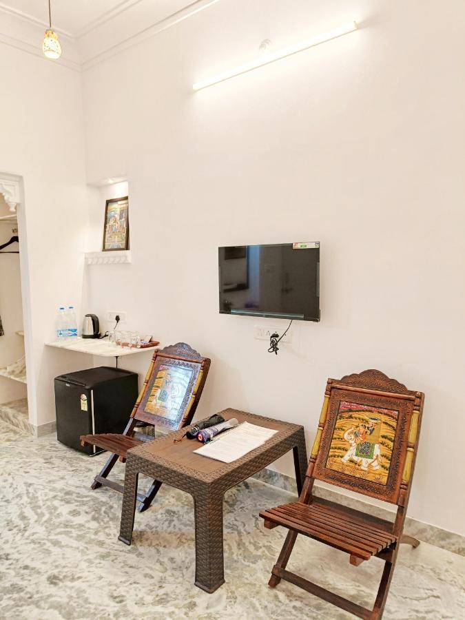 Prakash Ji'S Haveli -Luxurious Lakeside Retreat- Hotel อุเดเปอร์ ภายนอก รูปภาพ