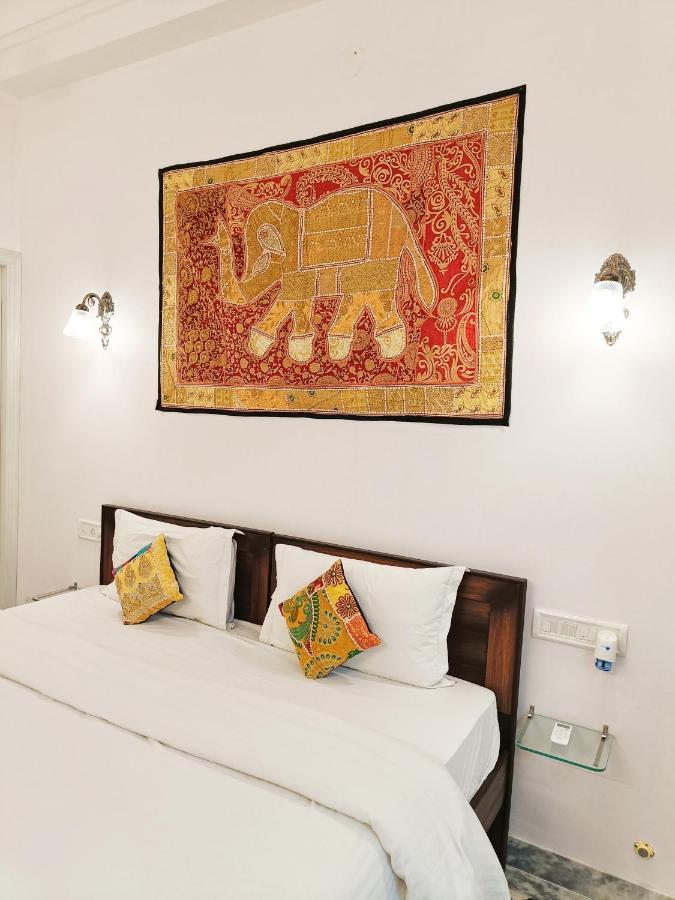 Prakash Ji'S Haveli -Luxurious Lakeside Retreat- Hotel อุเดเปอร์ ภายนอก รูปภาพ